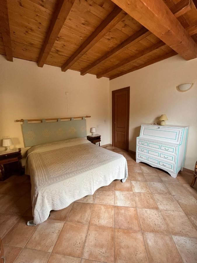 Villa Casa Nel Borgo Di San Pantaleo Exterior foto